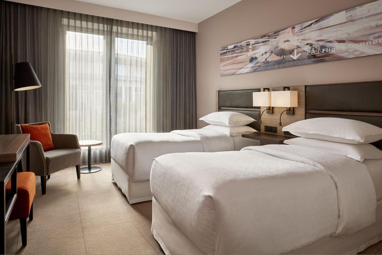 Hotel Sheraton Airport 4*