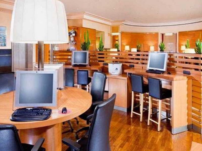 Sheraton Airport 4*
