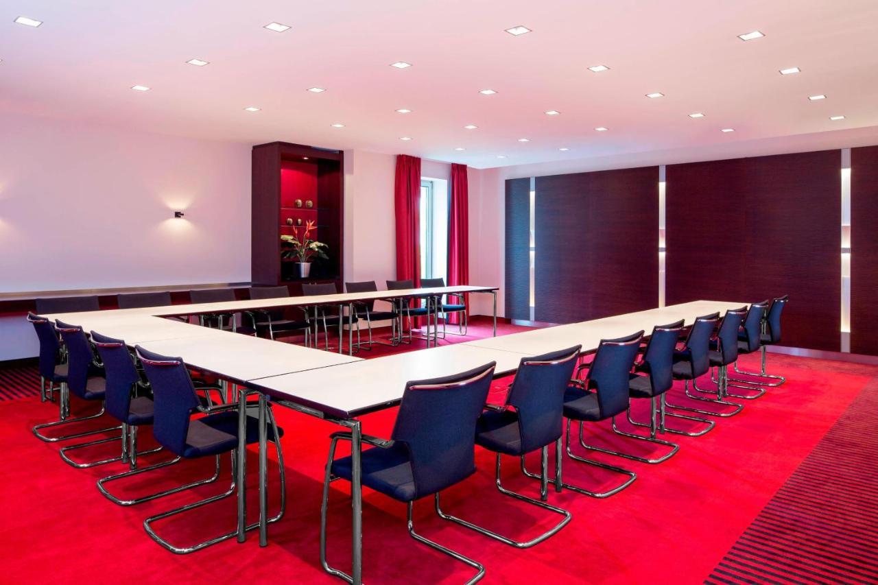 Hotel Sheraton Airport 4*